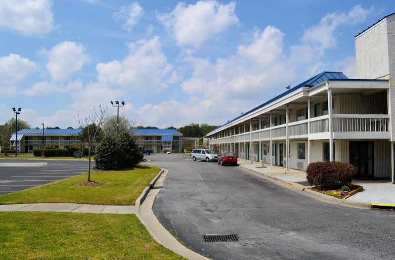 Red Roof Inn Greenville, Nc Exterior photo