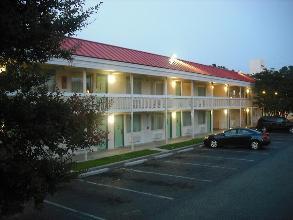 Red Roof Inn Greenville, Nc Exterior photo